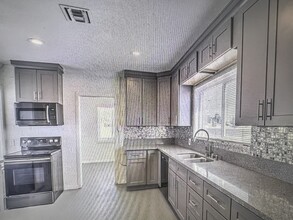 2204 Fair Ave in Las Vegas, NV - Foto de edificio - Building Photo