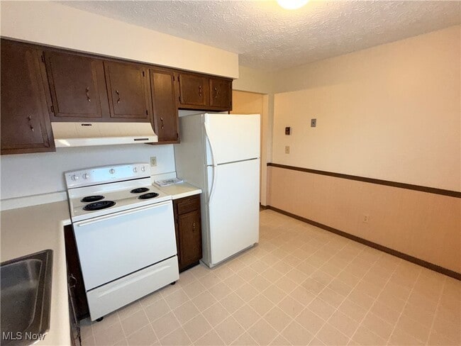 property at 46 Carter Cir