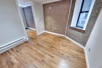 209 E 25th St in New York, NY - Building Photo - Building Photo