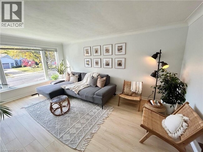 23 Homewood Ave in Simcoe, ON - Building Photo - Building Photo