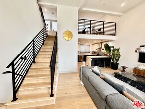 2406 Glendale Ct in Los Angeles, CA - Foto de edificio - Building Photo