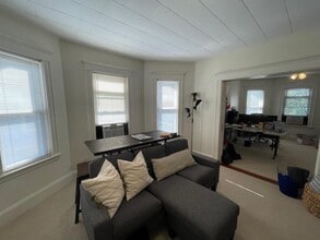 105 Bromfield Rd, Unit 2 in Somerville, MA - Building Photo - Building Photo