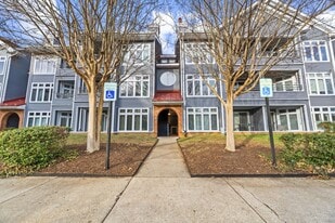 1127 Lake Heron Dr in Annapolis, MD - Building Photo