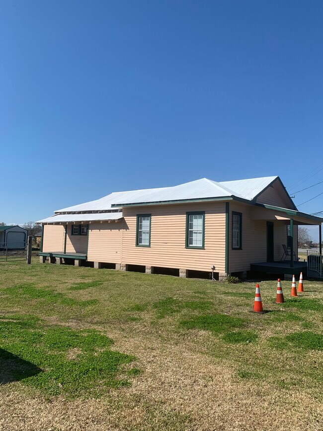 9062 LA-1 in Lockport, LA - Building Photo - Building Photo