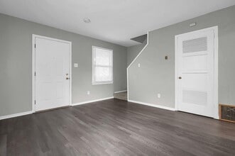 701 Valerie Ln in Whitehall, OH - Building Photo - Building Photo