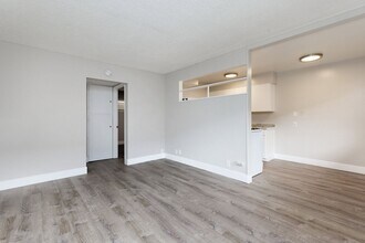 Adelaide Park Apartments in Concord, CA - Foto de edificio - Interior Photo