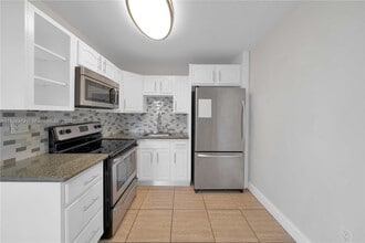 13120 SW 92nd Ave in Miami, FL - Building Photo - Building Photo
