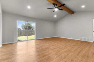 414 Hallmark Dr in Arlington, TX - Building Photo - Building Photo