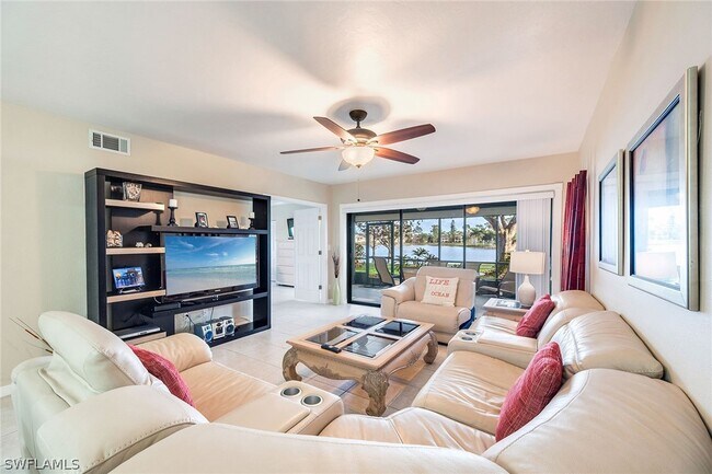 1802 Kings Lake Blvd in Naples, FL - Building Photo - Building Photo