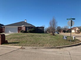 2705 Jennie Wells Dr in Mansfield, TX - Building Photo