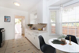 329 N Avenue 66 in Los Angeles, CA - Building Photo - Building Photo