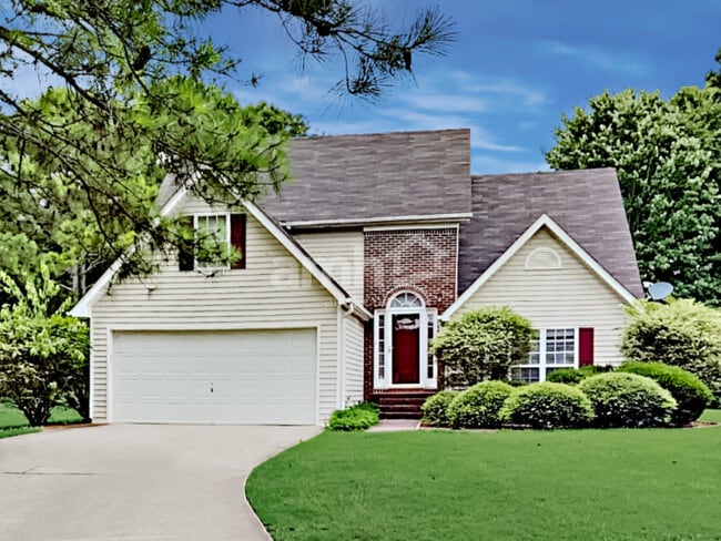 property at 1831 Green Oak Cir