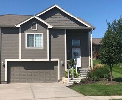6720 S 191st St in Omaha, NE - Building Photo