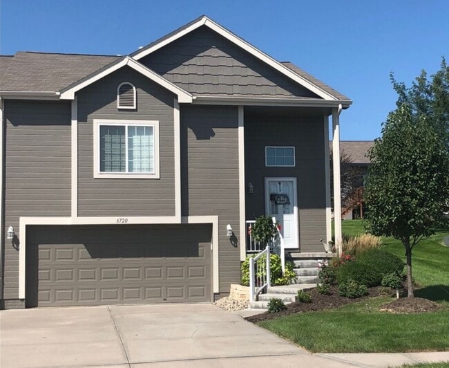property at 6720 S 191st St