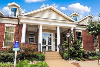 1580 Spring Gate Dr, Unit 4411 in McLean, VA - Building Photo - Building Photo