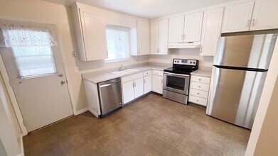 1302 Darby St in Colorado Springs, CO - Building Photo - Building Photo