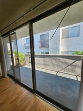 1538 N Detroit St in Los Angeles, CA - Foto de edificio - Building Photo