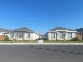 810 N Blair Ave, Unit 2 in Edinburg, TX - Building Photo