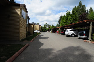 Woodcreek Lane Apartments in Woodinville, WA - Building Photo - Building Photo