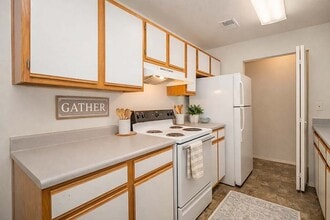 Westfield Apartment Homes in Hugoton, KS - Foto de edificio - Building Photo