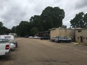 College Creek Apartments in Texarkana, TX - Foto de edificio - Building Photo