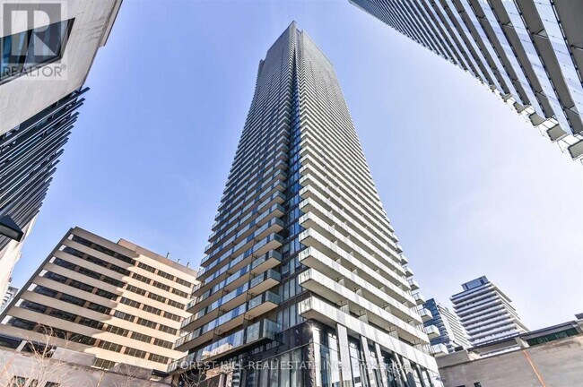 1080-1080 Bay St.