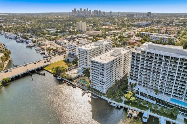 property at 1170 N Federal Hwy