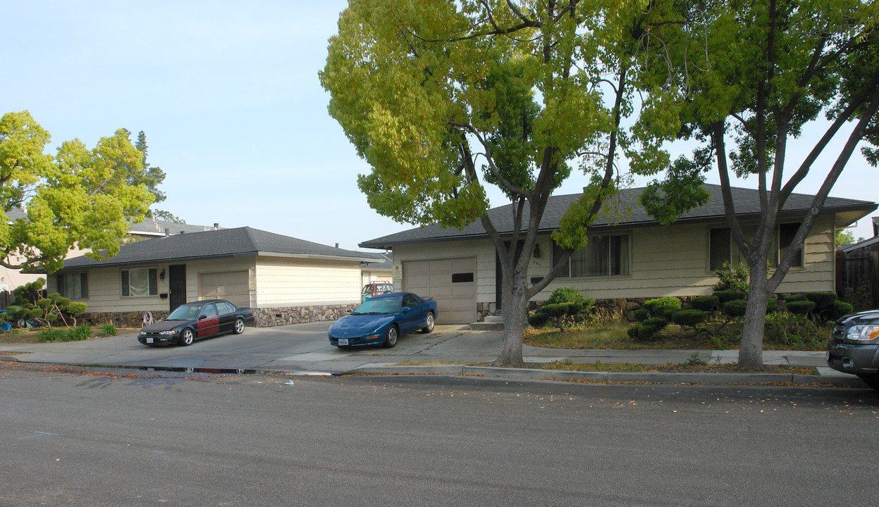 861 El Cerrito Way in Gilroy, CA - Building Photo