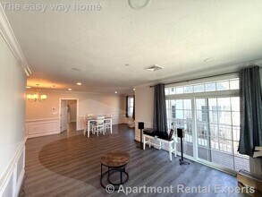 320 Middlesex Ave, Unit #D107 in Medford, MA - Foto de edificio - Building Photo