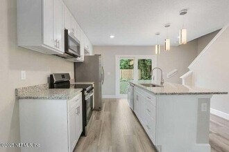 7932 Jasper Ave in Jacksonville, FL - Building Photo - Building Photo