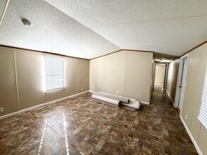 136 Burkhart Ln in China Spring, TX - Building Photo - Building Photo