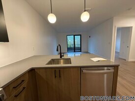 199 Gardner St in Boston, MA - Building Photo