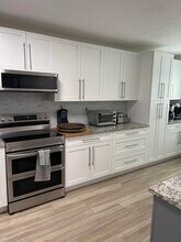 4734 Lucerne Lakes Blvd E in Greenacres, FL - Building Photo - Building Photo