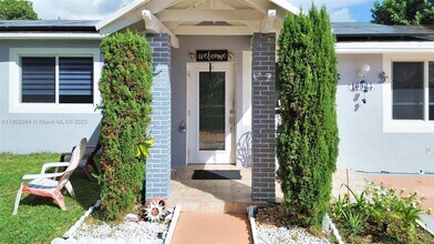 10965 SW 116th St in Miami, FL - Building Photo - Building Photo