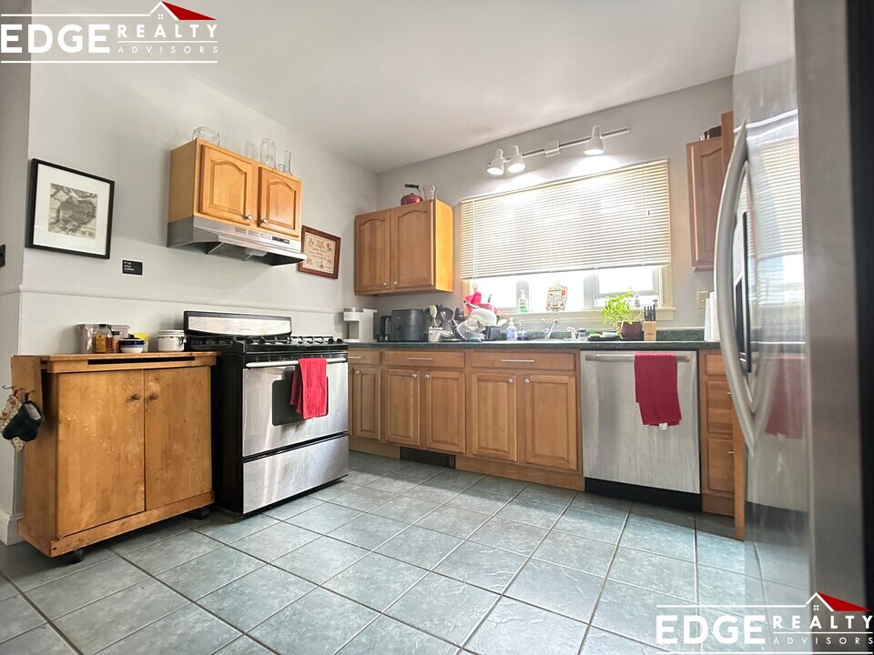 19 Mapleton St in Boston, MA - Building Photo