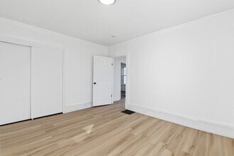 6531 Plymouth Ave in University City, MO - Foto de edificio - Building Photo