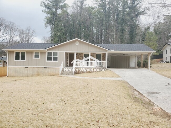 property at 3910 Lisas Dr