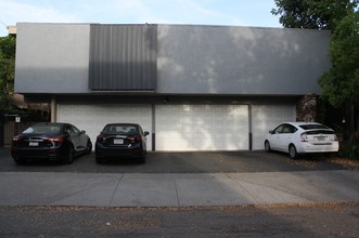 4824 Satsuma Ave. Apartments in North Hollywood, CA - Building Photo - Building Photo