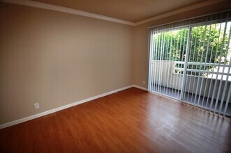 6041 Fulton Ave, Unit 102 in Los Angeles, CA - Building Photo - Building Photo