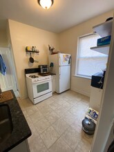 2106 W Thomas St, Unit 3F in Chicago, IL - Building Photo - Building Photo