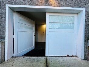 6819 Linden Av in Burnaby, BC - Building Photo - Building Photo