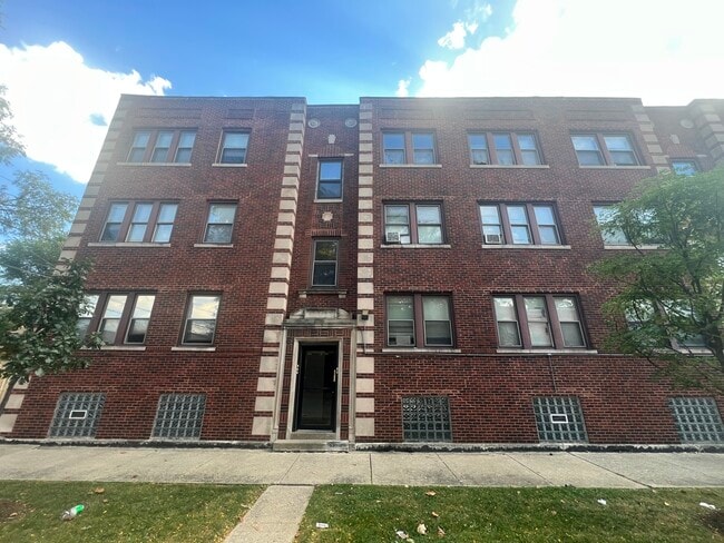 243 E 108th St in Chicago, IL - Building Photo - Building Photo