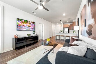 2048 Bolton Dr NW in Atlanta, GA - Building Photo - Building Photo