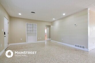 2944 Upper Tangelo Dr in Sarasota, FL - Foto de edificio - Building Photo