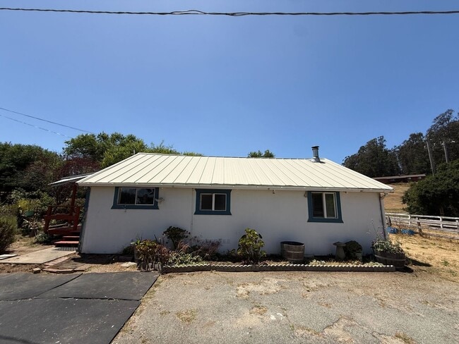 property at 39 Paddon Rd