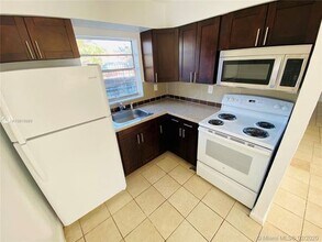 8262 NE 1st Ave-Unit -2 in Miami, FL - Building Photo - Building Photo