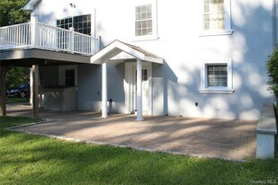 23 Primrose St in Katonah, NY - Building Photo