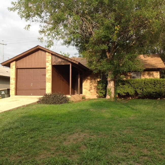property at 1907 Castle Gate Cir
