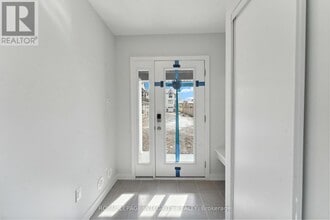 571 Woven Pvt in Stittsville, ON - Building Photo - Building Photo