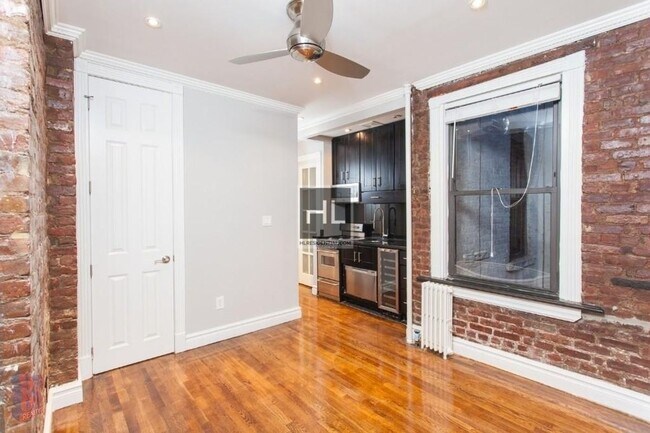 410 E 13th St in New York, NY - Building Photo - Building Photo